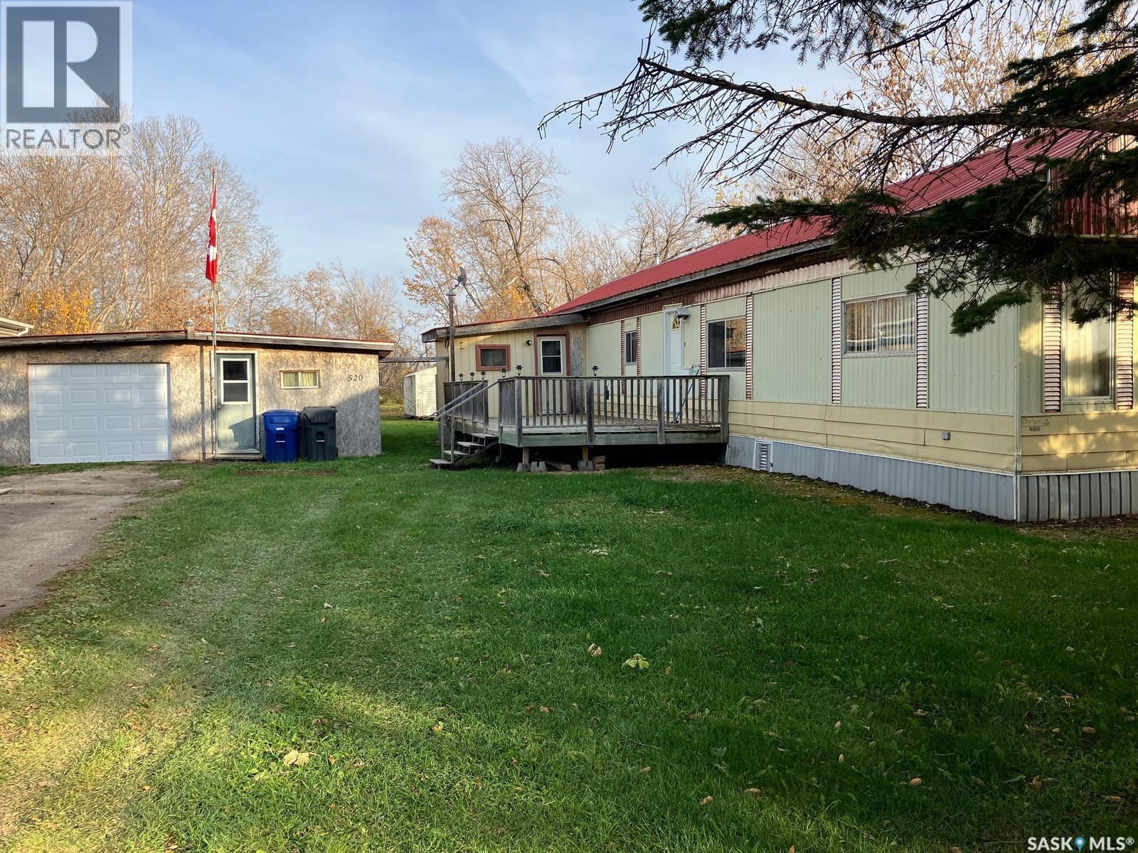 520 Parkdale St, Carrot River, SK S0E 0L0