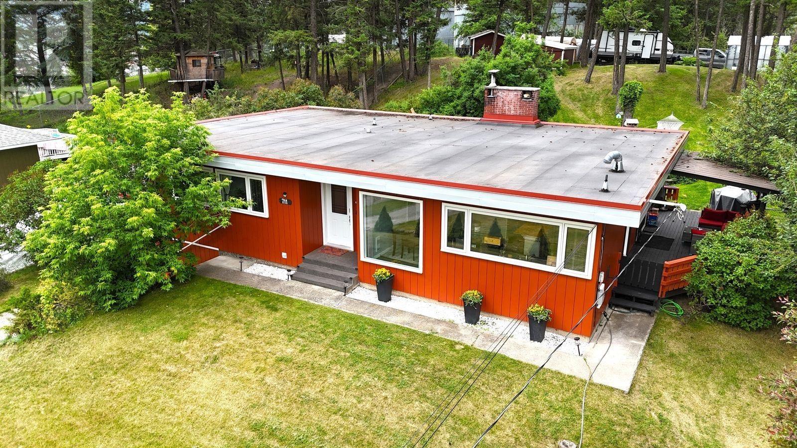711 Western Ave, Williams Lake, BC V2G 2J2