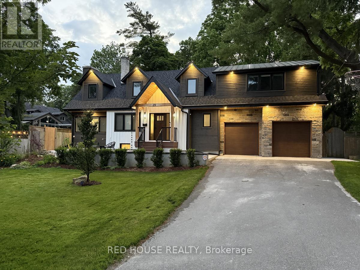 29 Pinewood Trl, Mississauga, ON L5G 2L2