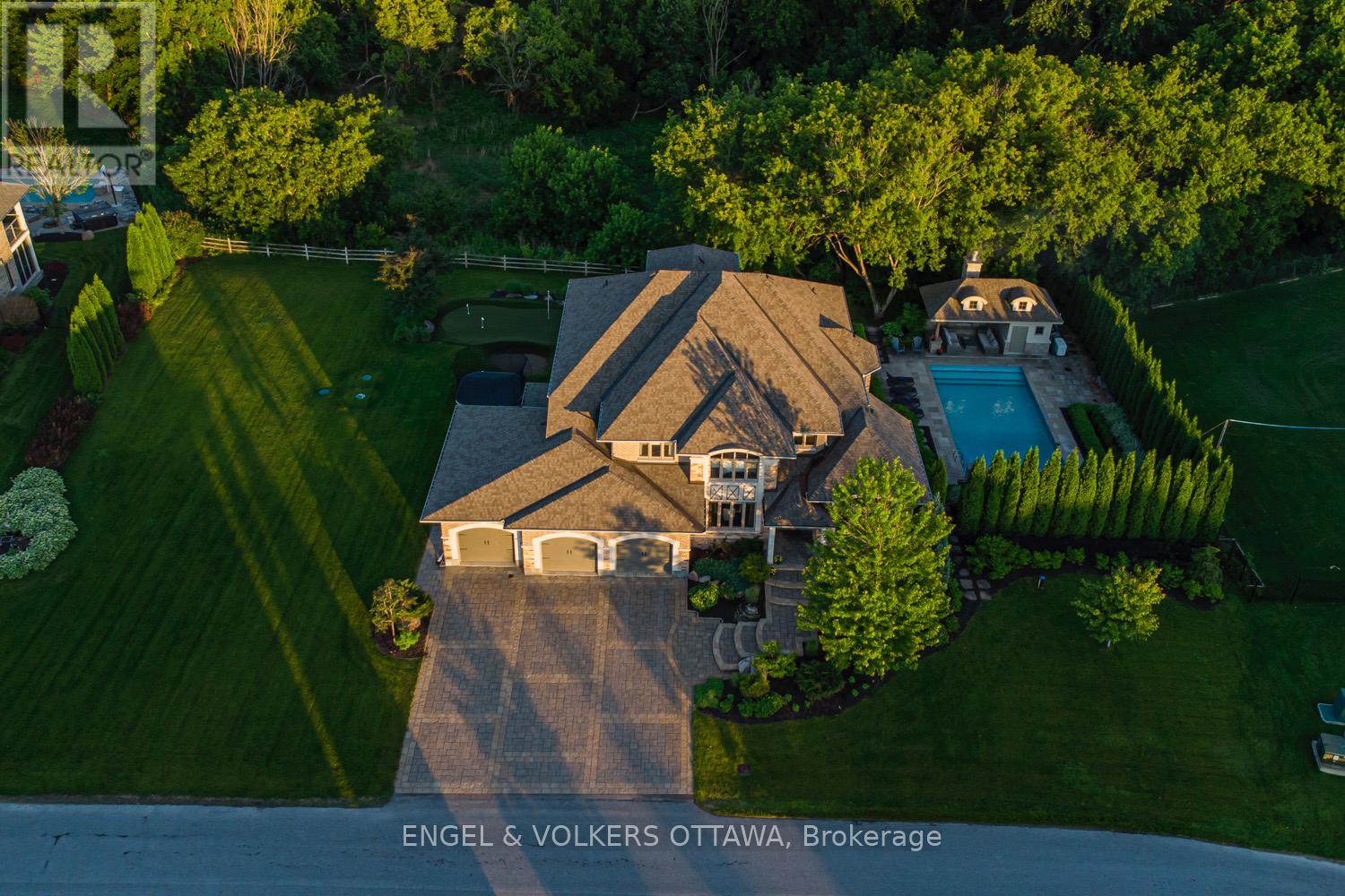 110 Gray Willow Pl, Ottawa, ON K4M 0B3