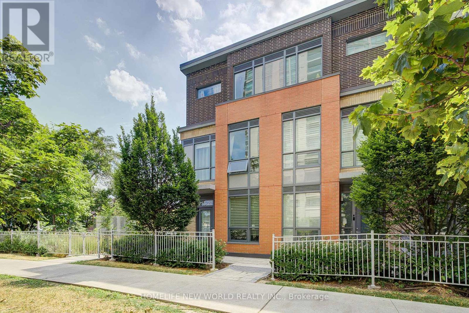 215 Bonis Ave #20 Ave, Toronto, ON M1T 3H1