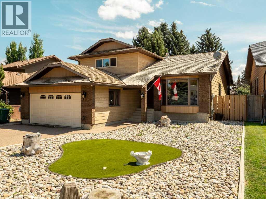 42 Ridgewood Blvd W, Lethbridge, AB T1K 6B9