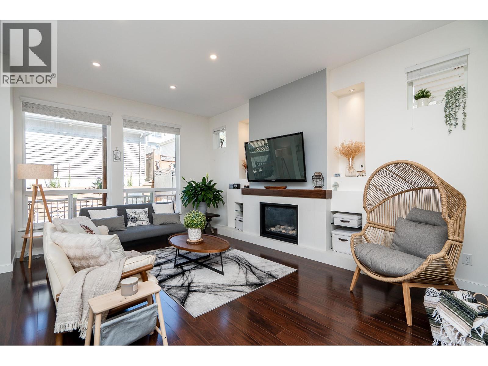 3381 Watkins Ave, Coquitlam, BC V3E 0B3