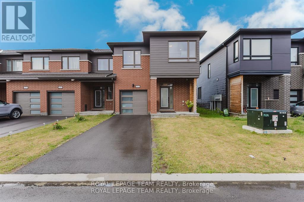 611 Fenwick Way, Ottawa, ON K2J 7E5