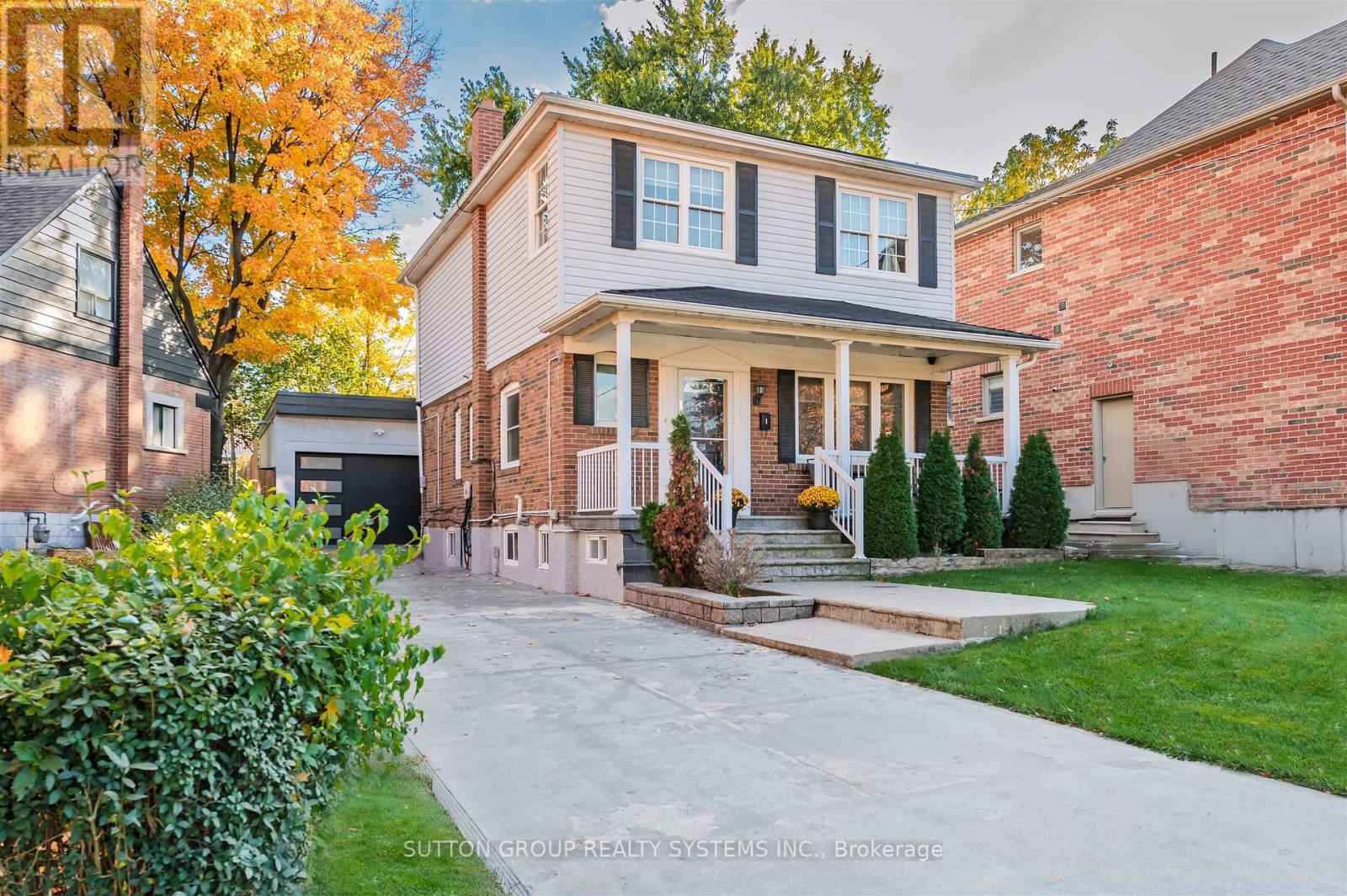 1 Elmlea Ave, Toronto, ON M9P 2M6