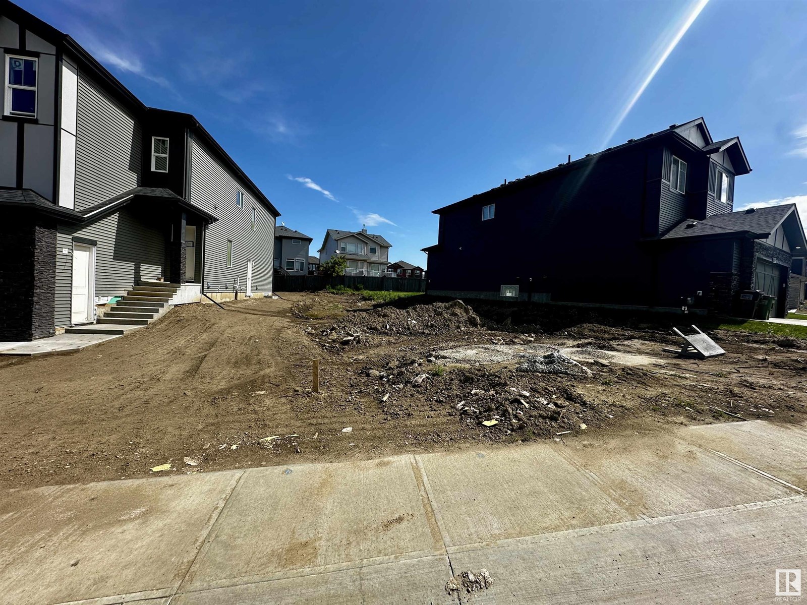 1140 Gyrfalcon Cr NW, Edmonton, AB T5S 0S5