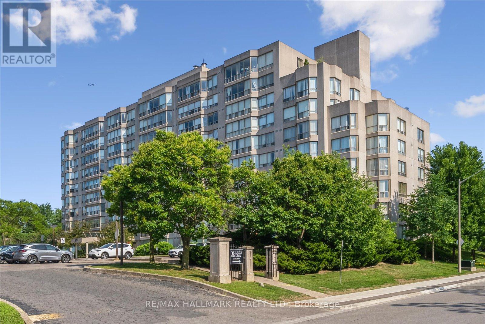 704 175 Cedar Ave, Richmond Hill, ON L4C 9V3