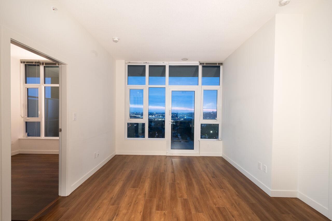 13308 Central Avenue Unit 3403, Surrey, BC V3T 0M4