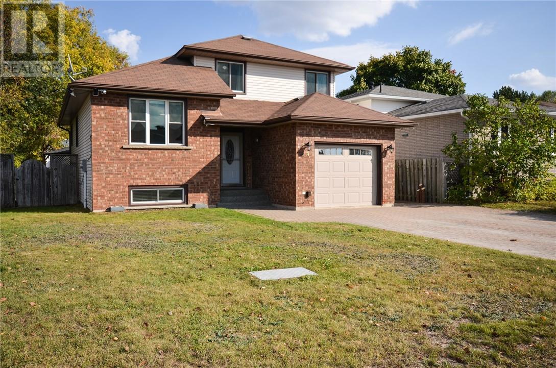 14 Monique Cres, Garson, ON P3L 1C6