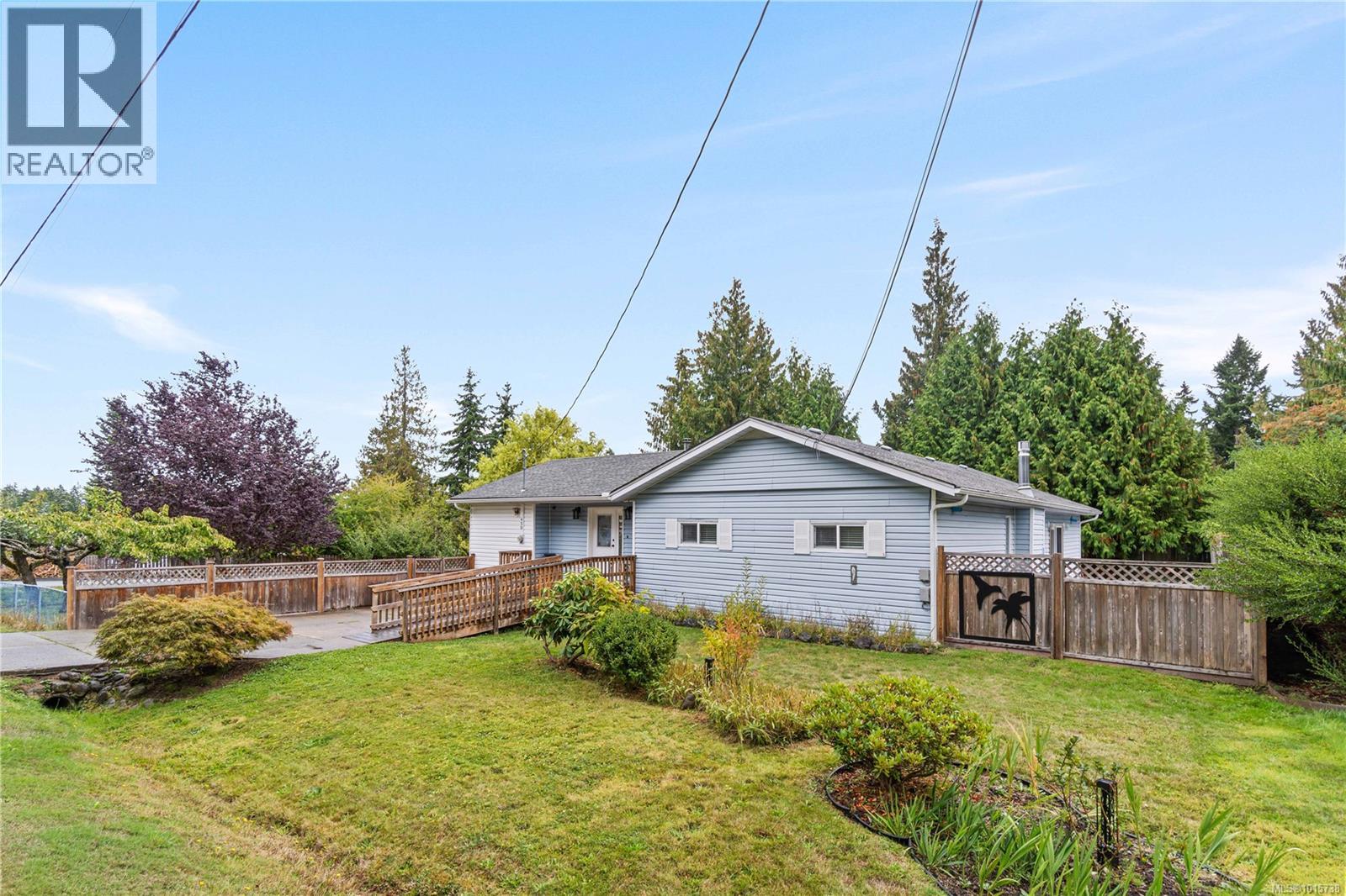 450 Aurora St, Parksville, BC V9P 1L3