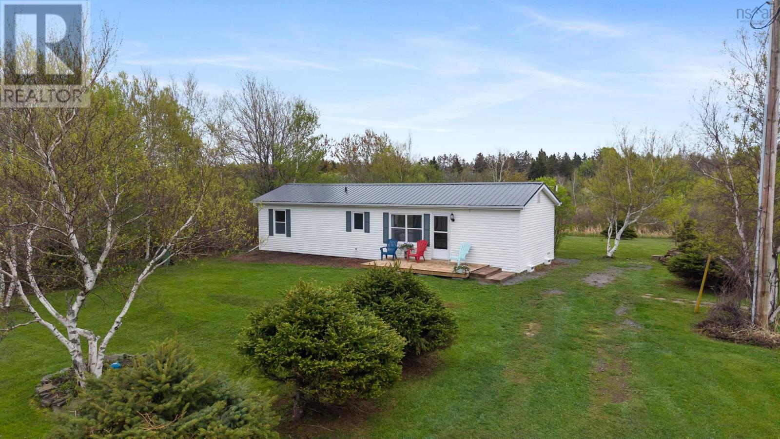 10 Atkinson Ln, Gulf Shore, NS B0K 1L0