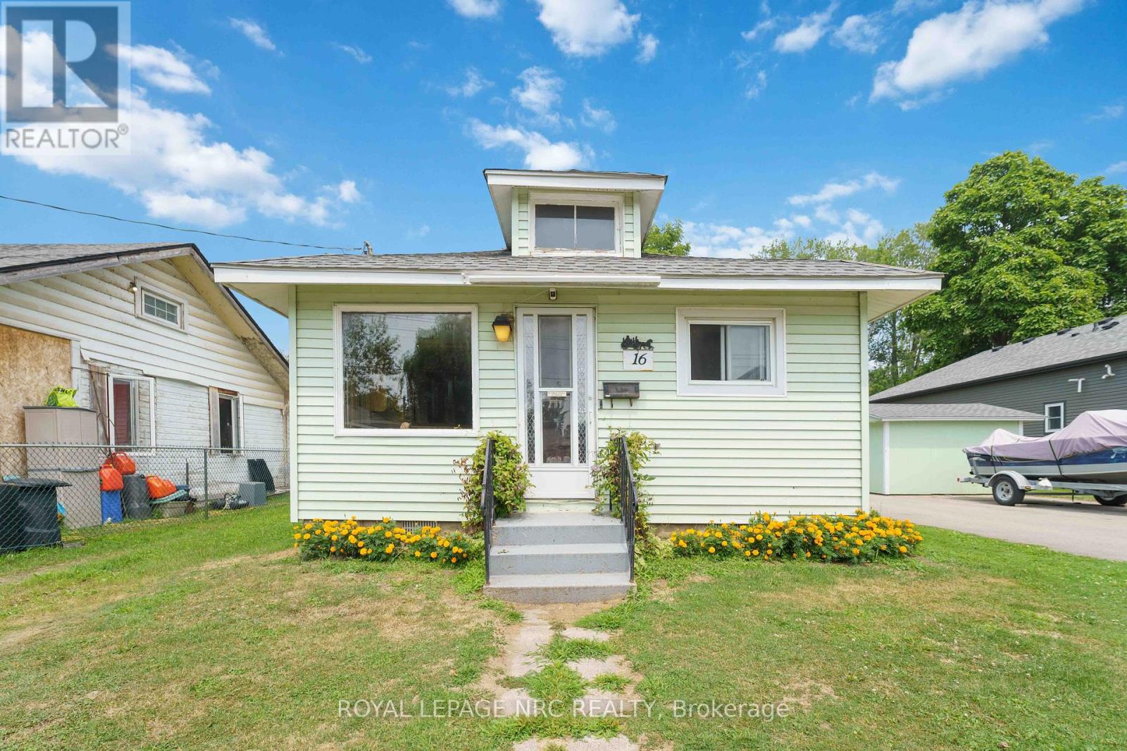 16 Cambridge Rd E, Fort Erie, ON L0S 1B0