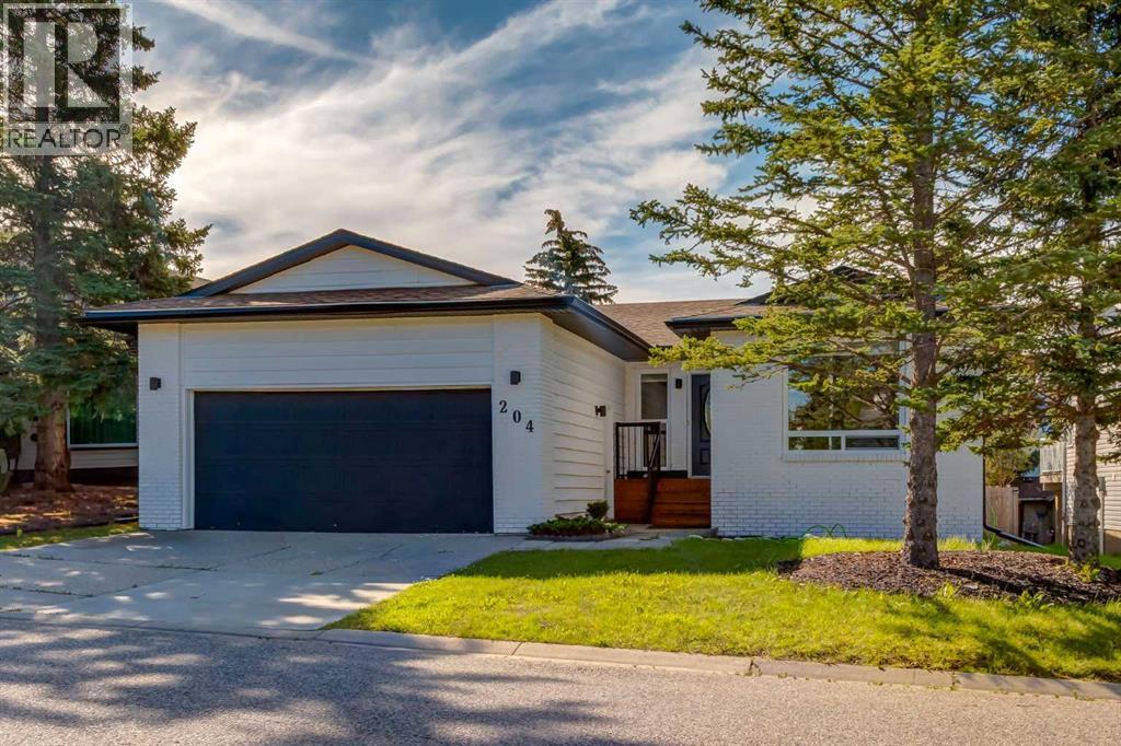 204 Hawkhill Way NW, Calgary, AB T3G 3J1