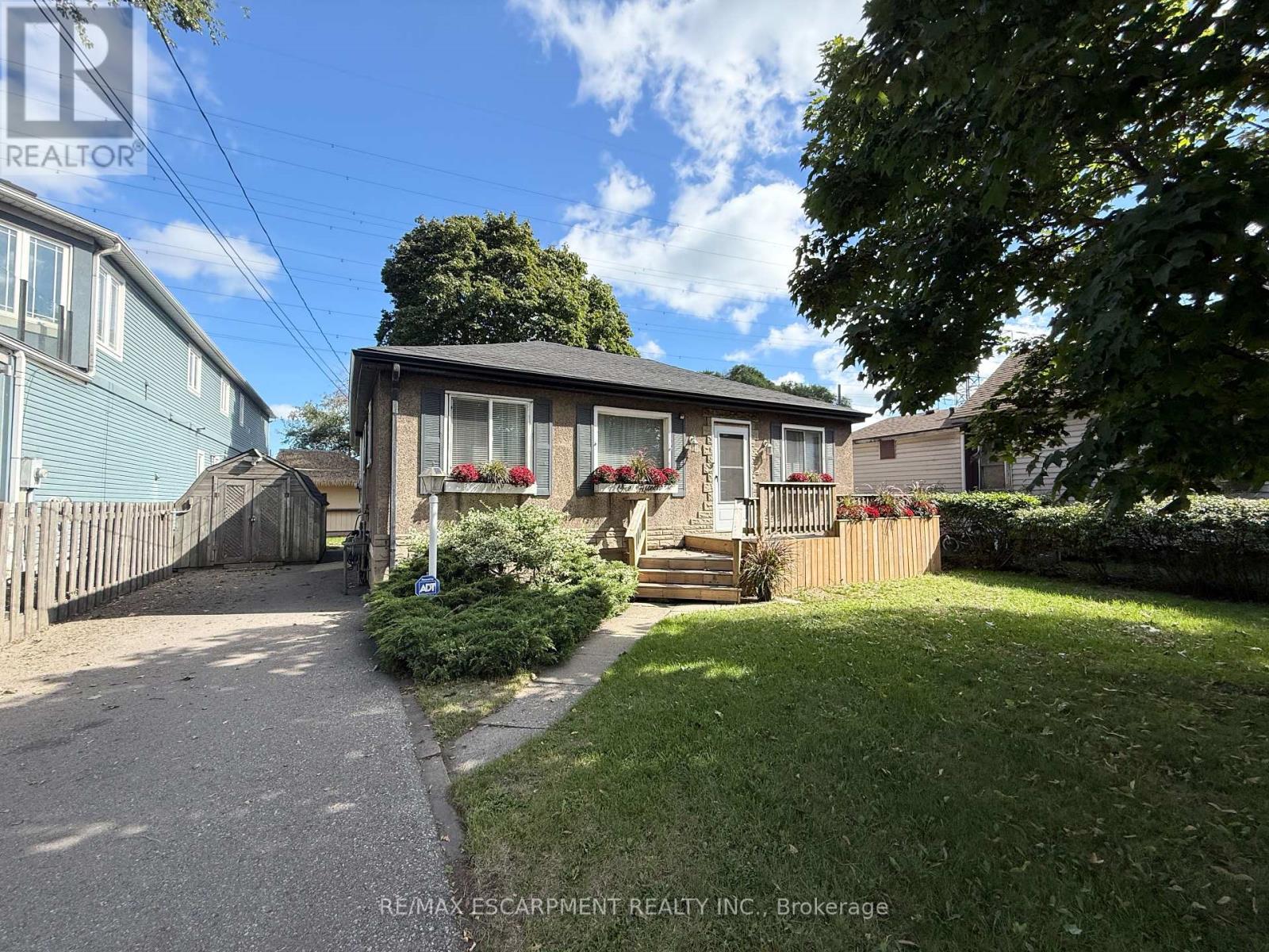 115 Beach Blvd, Hamilton, ON L8H 6V8