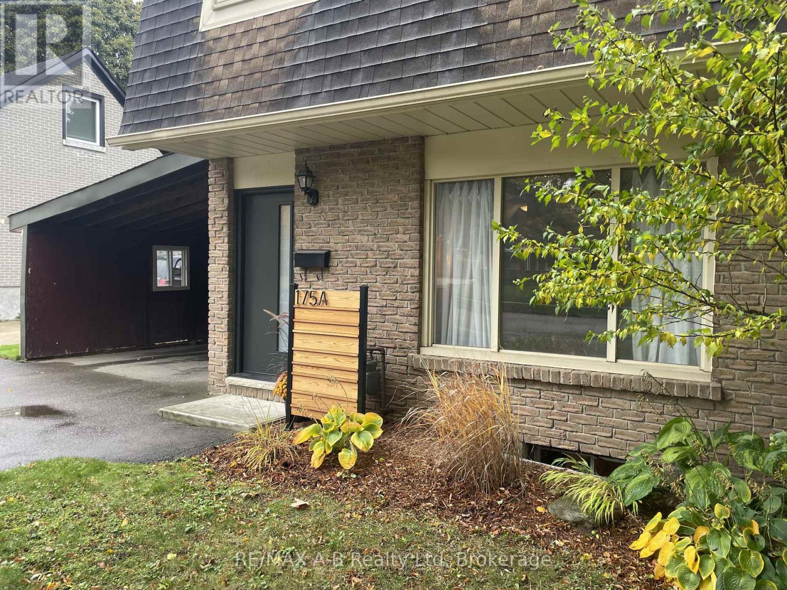 175 Vermont Street #a, Waterloo, ON N2J 2M9