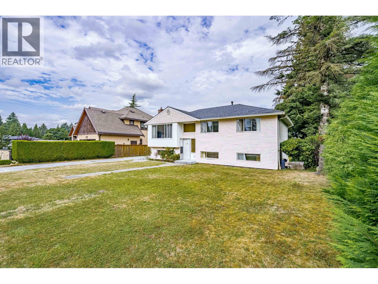 837 Regan Ave, Coquitlam, BC V3J 3B1