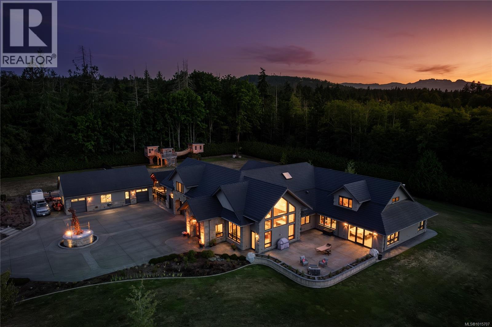 445 Blower Rd, Parksville, BC V9P 1V8