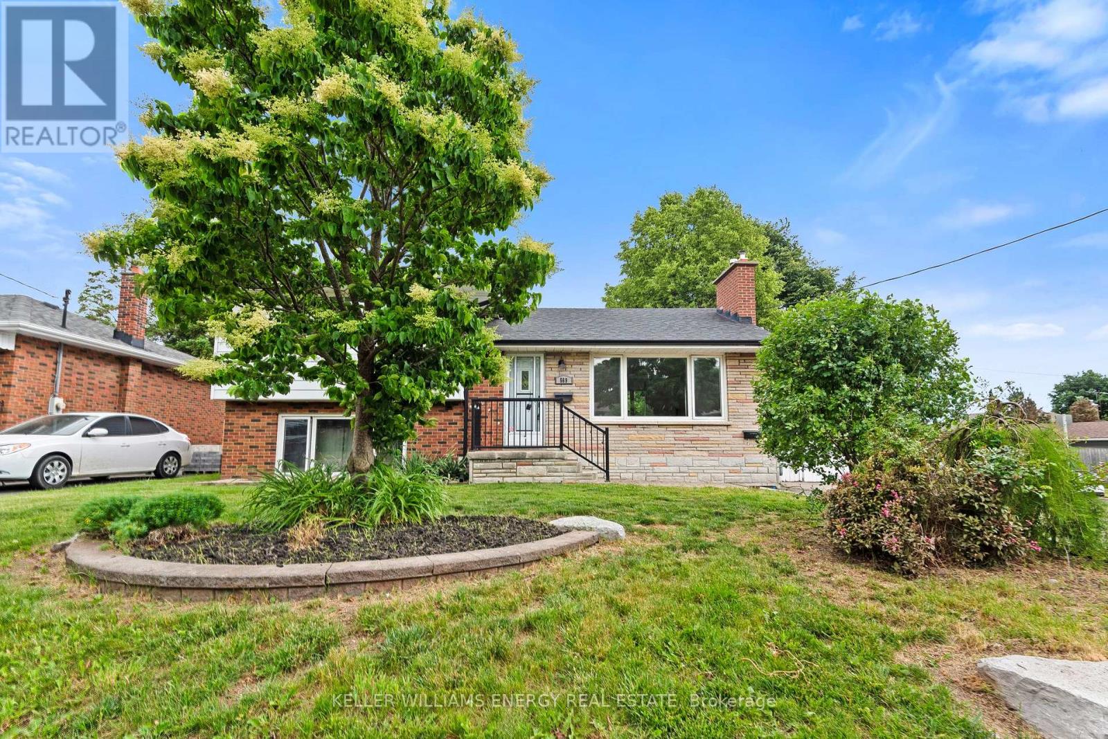 569 Gibbons St, Oshawa, ON L1J 4Z7