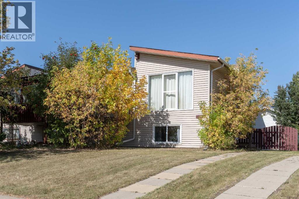 7106 Marler Dr #a, Camrose, AB T4V 3L8