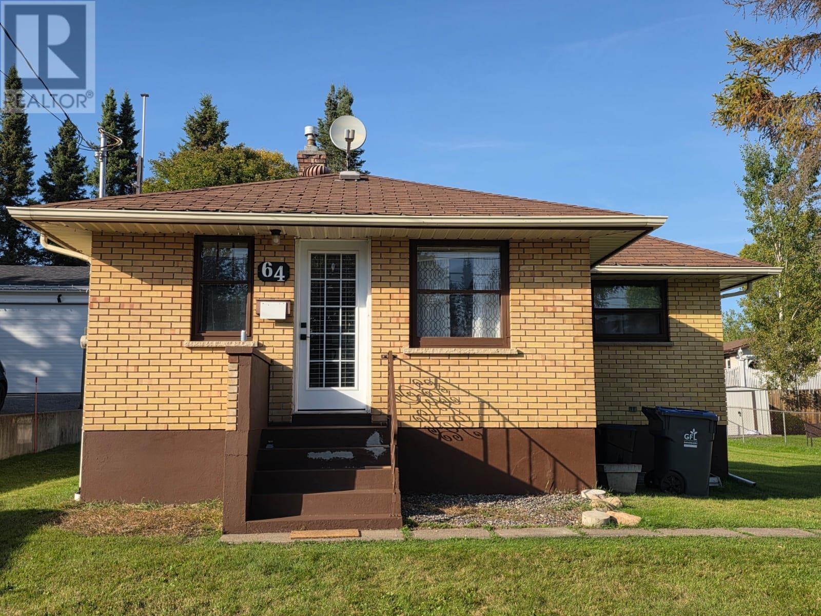 64 Minot Ave, Thunder Bay, ON P7A 6N9