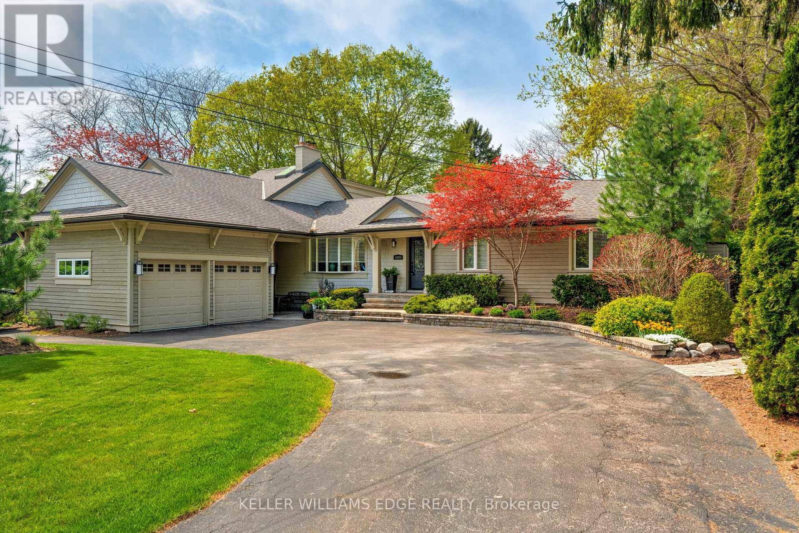 4391 Lakeshore Rd, Burlington, ON L7L 1B3