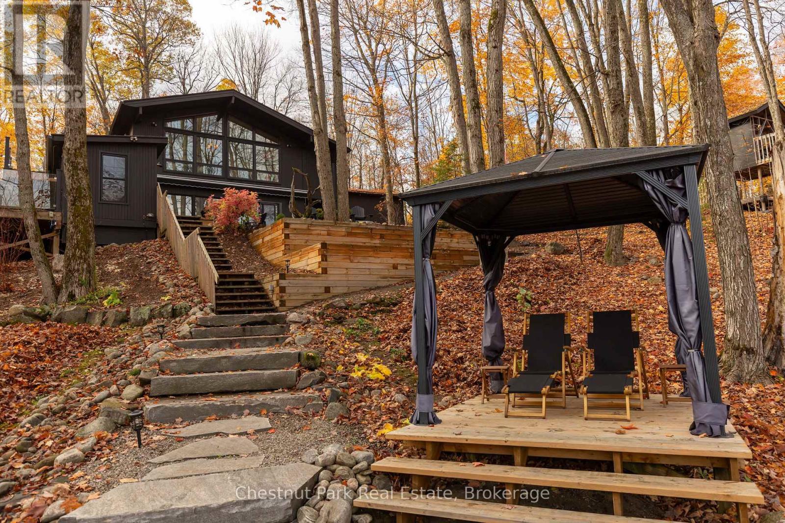 305 Salmon Lake Rd, Seguin, ON P2A 0B2