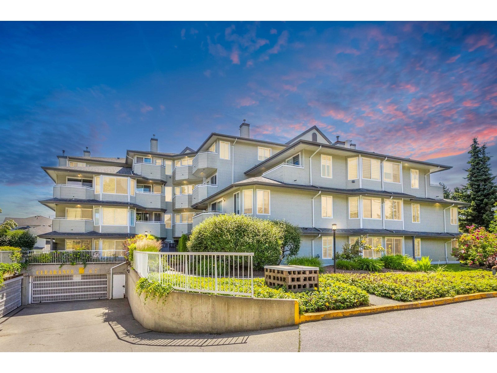 12130 80 Avenue Unit 409, Surrey, BC V3W 0V2