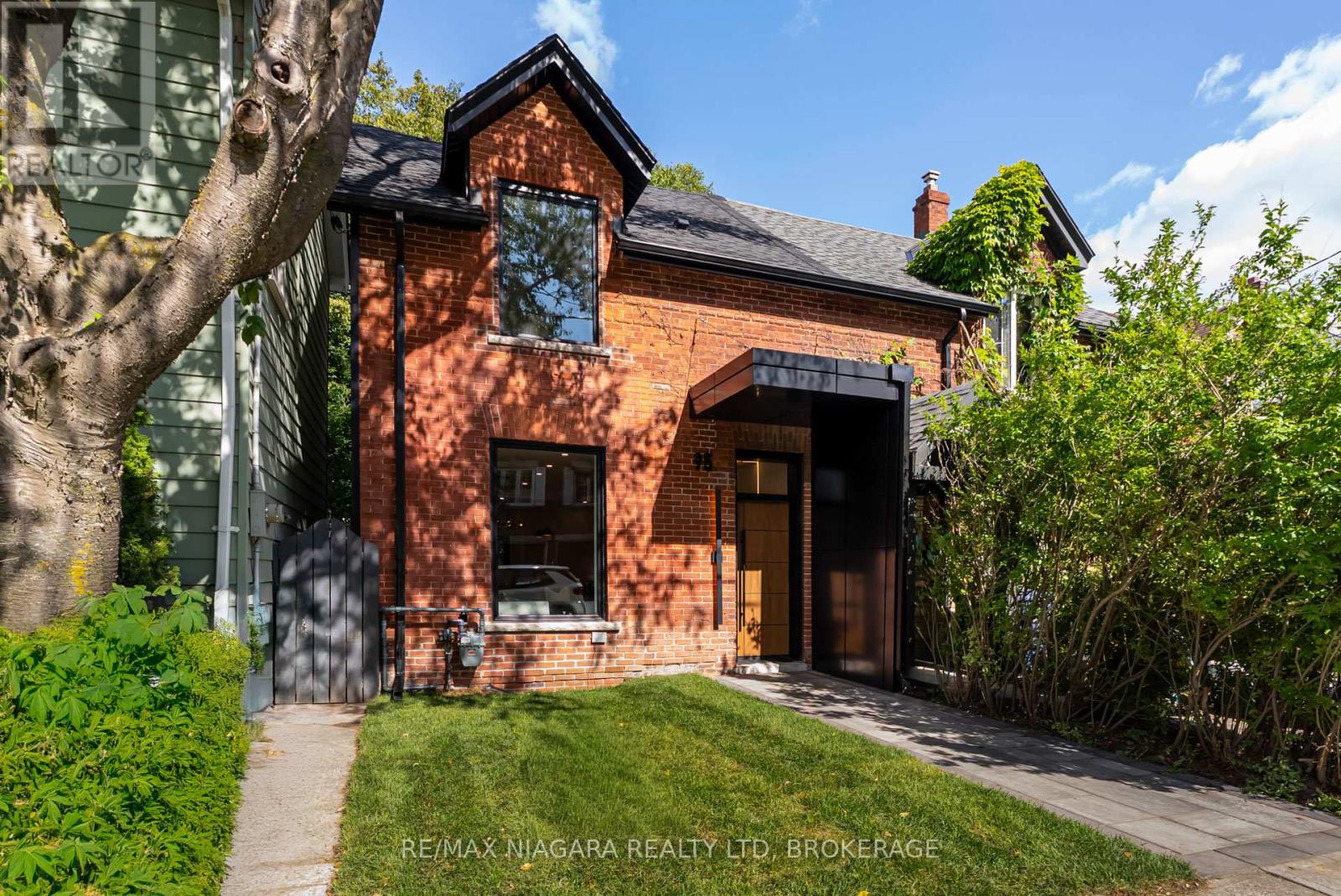 95 Kimberley Ave, Toronto, ON M4E 2Z4