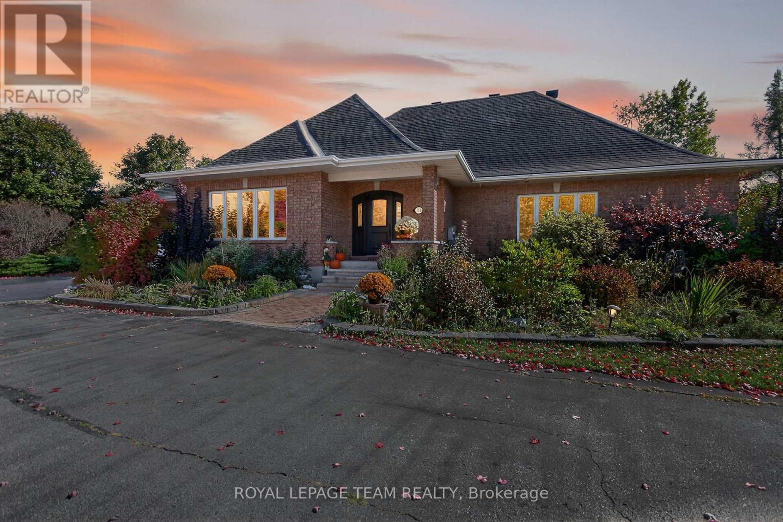 101 Falcon Brook Rd, Ottawa, ON K0A 1L0
