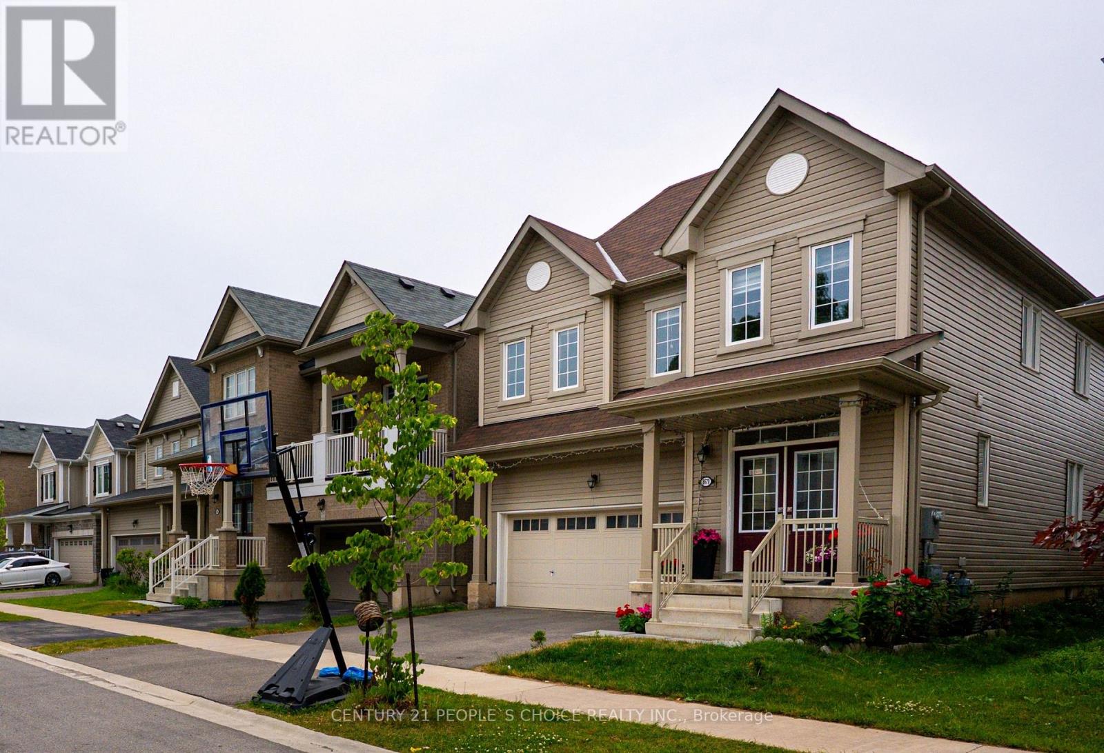 8670 Chickory Trl, Niagara Falls, ON L2H 3S5