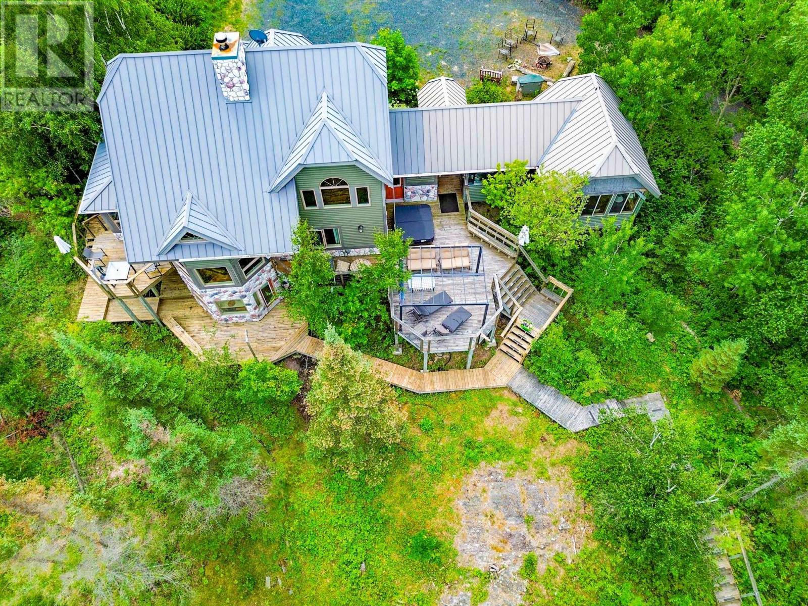 73 Lily Padmckenzie Portage Rd, S Of Keewatin, ON P0X 1C0