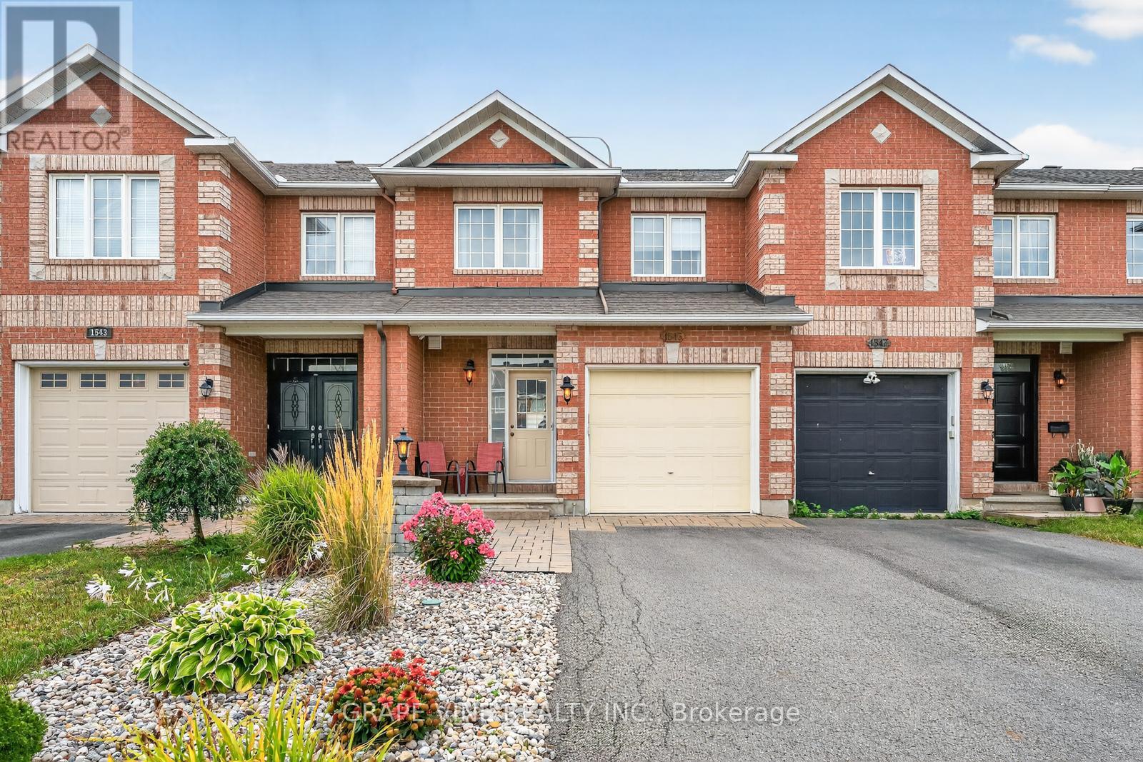 1545 Demeter St, Ottawa, ON K4A 4Y9