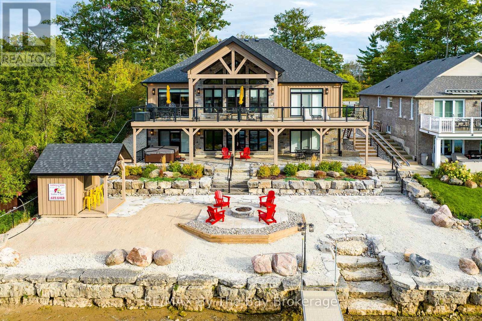 18 Edgewater Rd, Wasaga Beach, ON L9Z 2W3