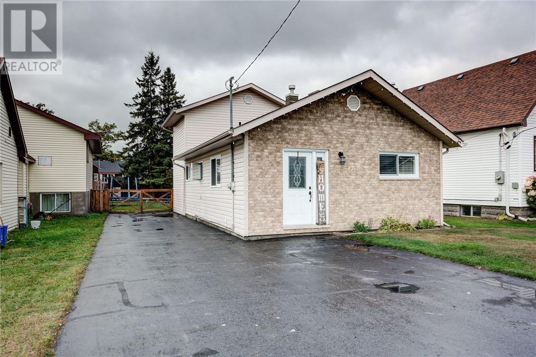 17 Coulson St, Capreol, ON p0m 1h0