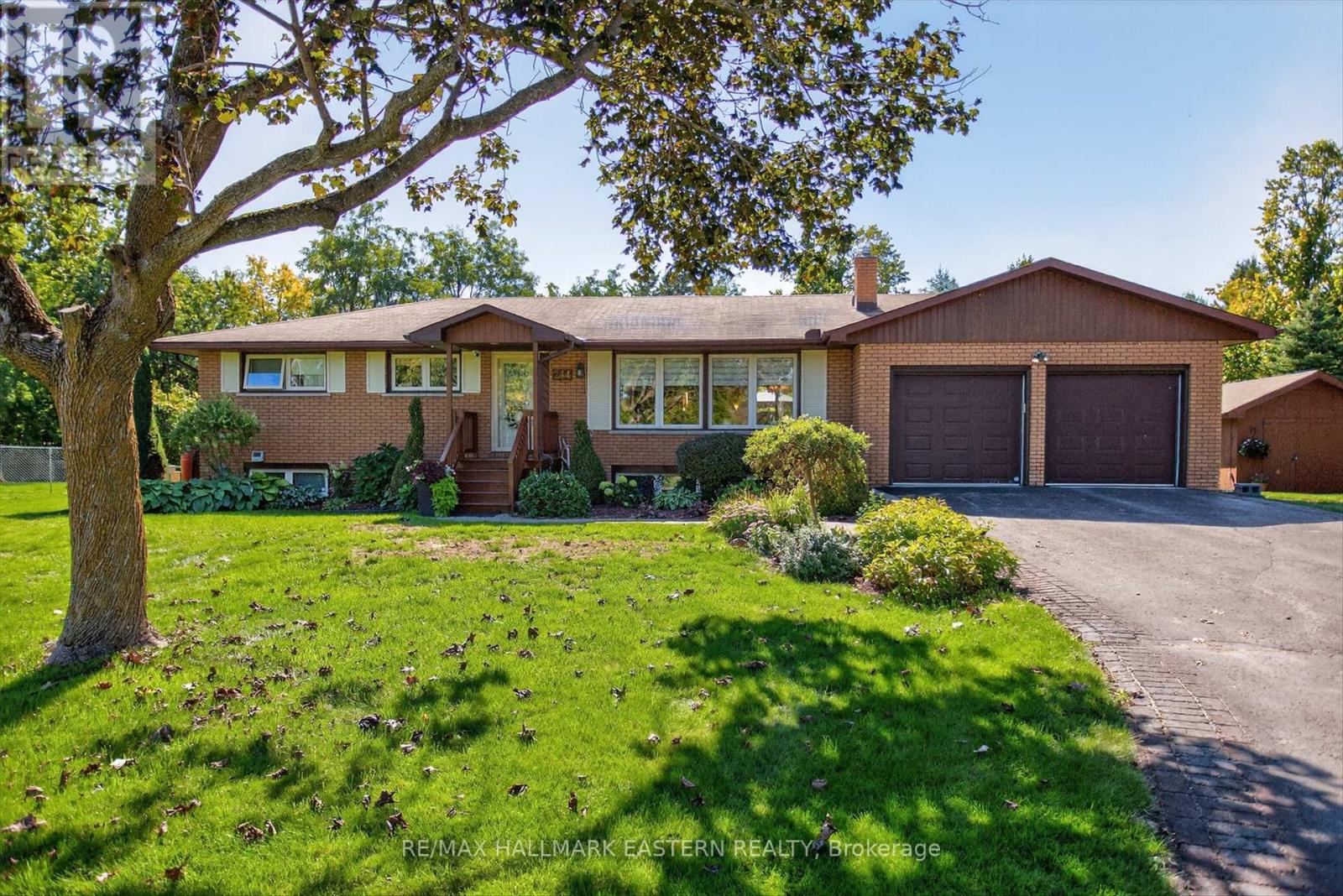 244 Patricia Cres, Selwyn, ON K9J 0C7