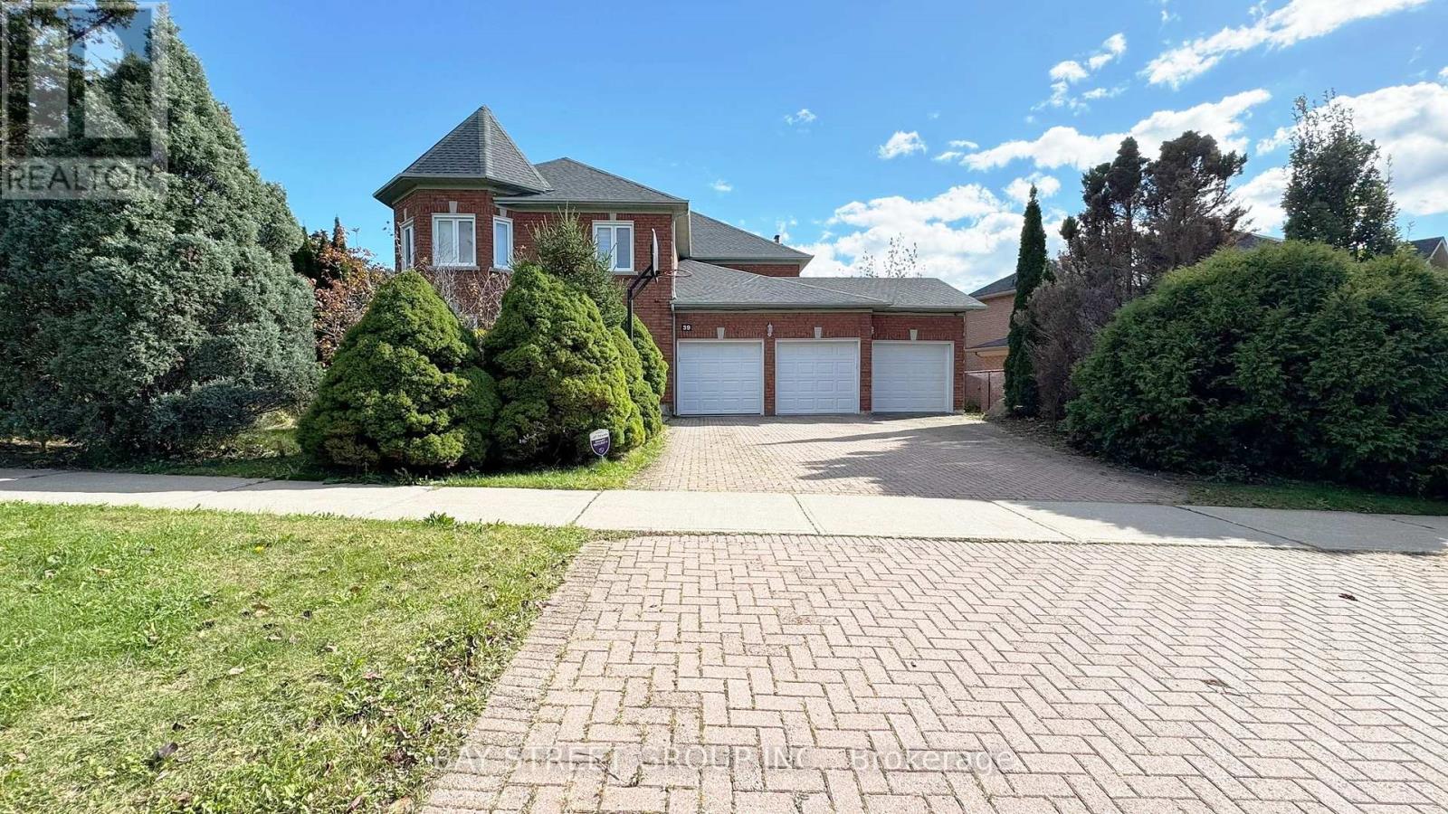 39 Alexandra Wood, Richmond Hill, ON L4B 2L1