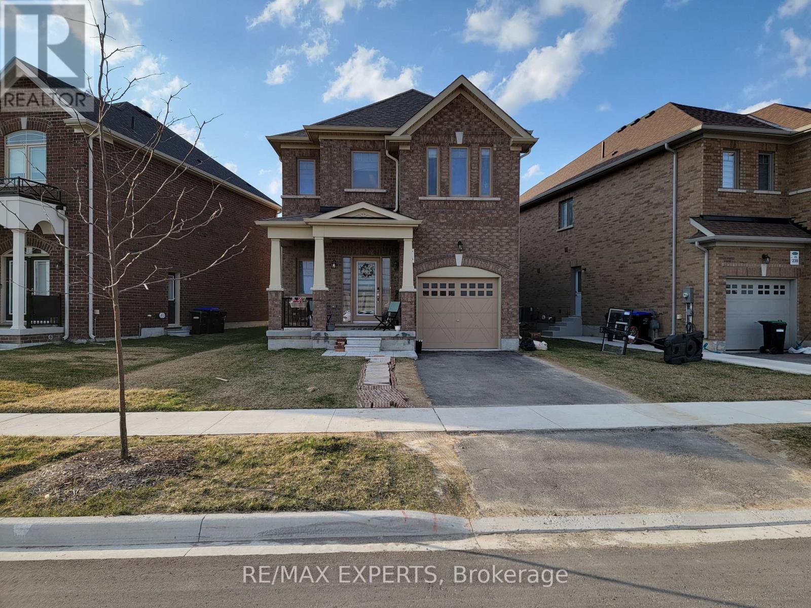 235 Heritage St, Bradford West Gwillimbury Bradford, ON L3Z 4M6