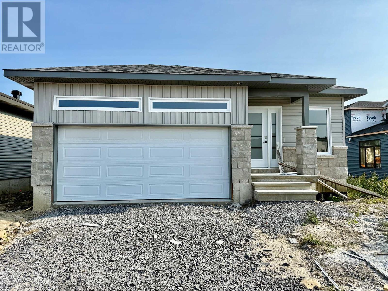 1117 Bronze Ave, Clarence-rockland, ON K4K 0N4