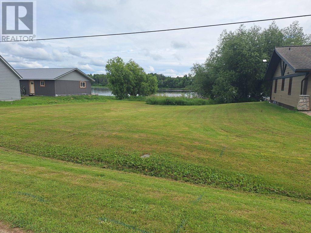 92 River Ave W, Rainy River, ON P0W 1L0