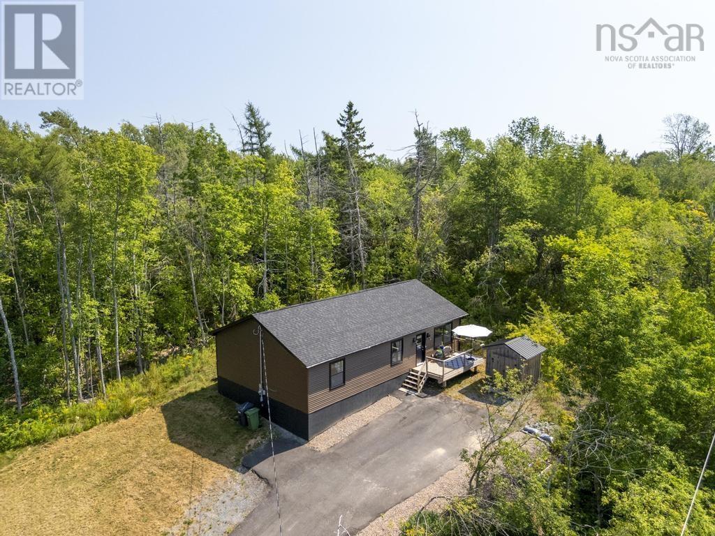 1631 Beaver Bank Rd, Beaver Bank, NS B4G 1C5