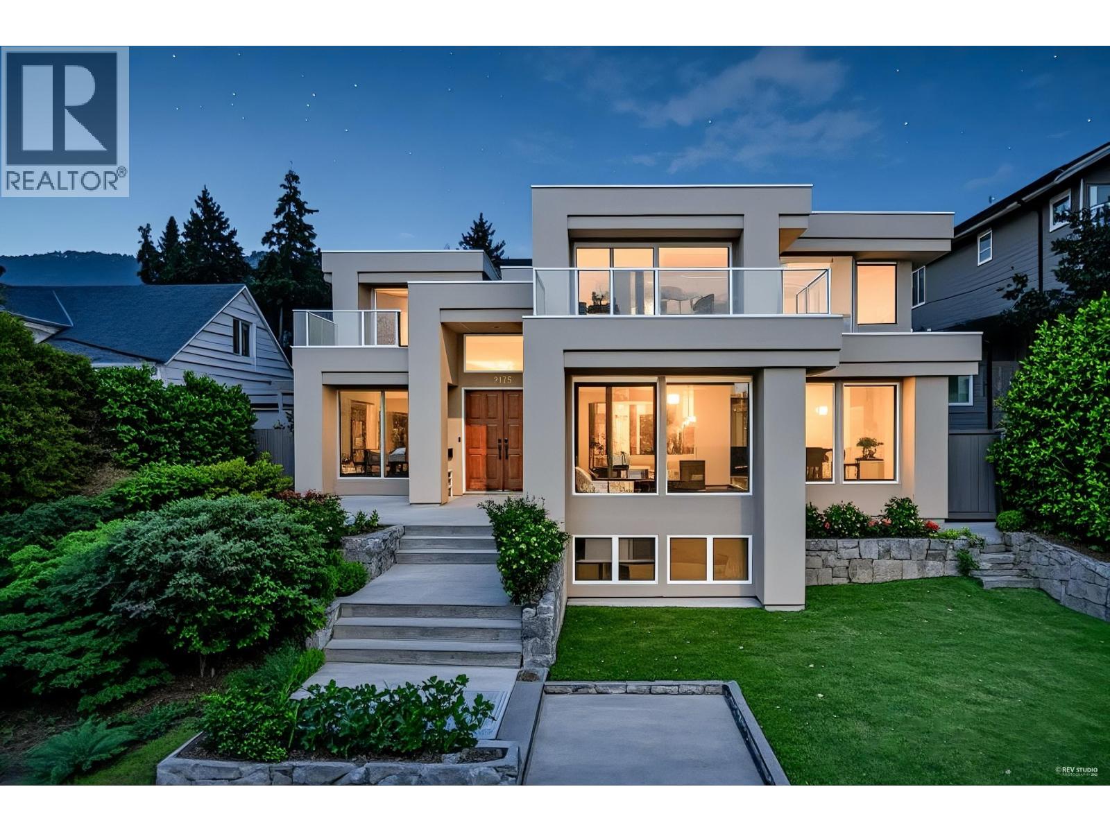 2175 Kings Ave, West Vancouver, BC V7V 2B9