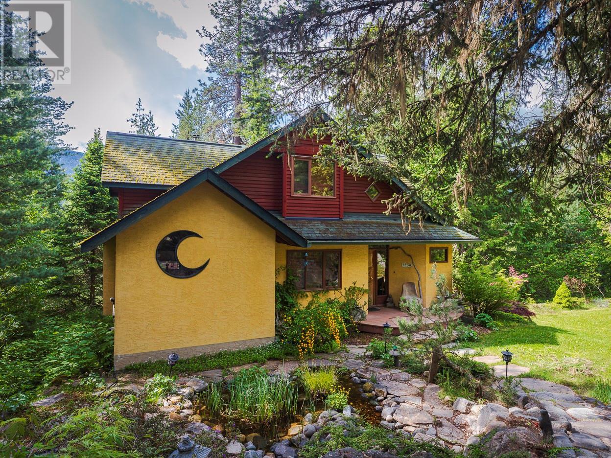 3230 The Middle Rd, Nelson, BC V1L 6M3
