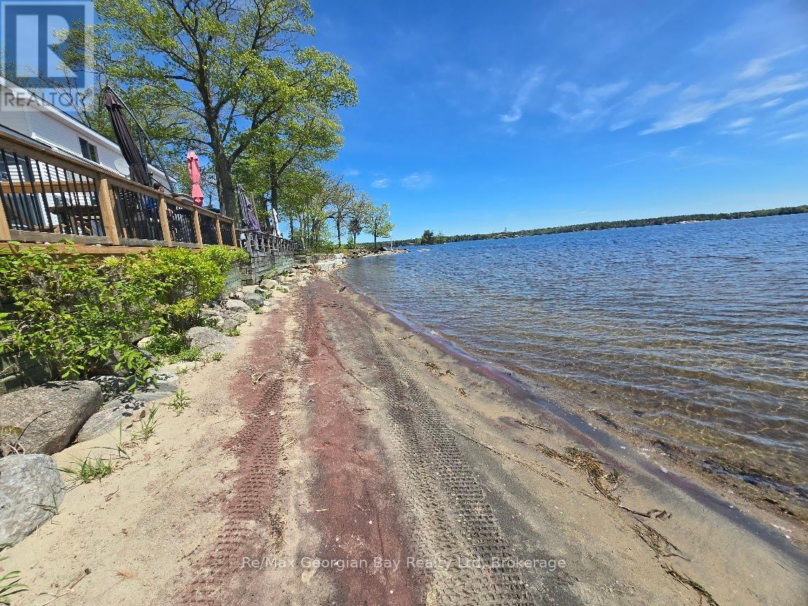 1230 Grandview Lodge Road #3, Severn, ON P0E 1N0