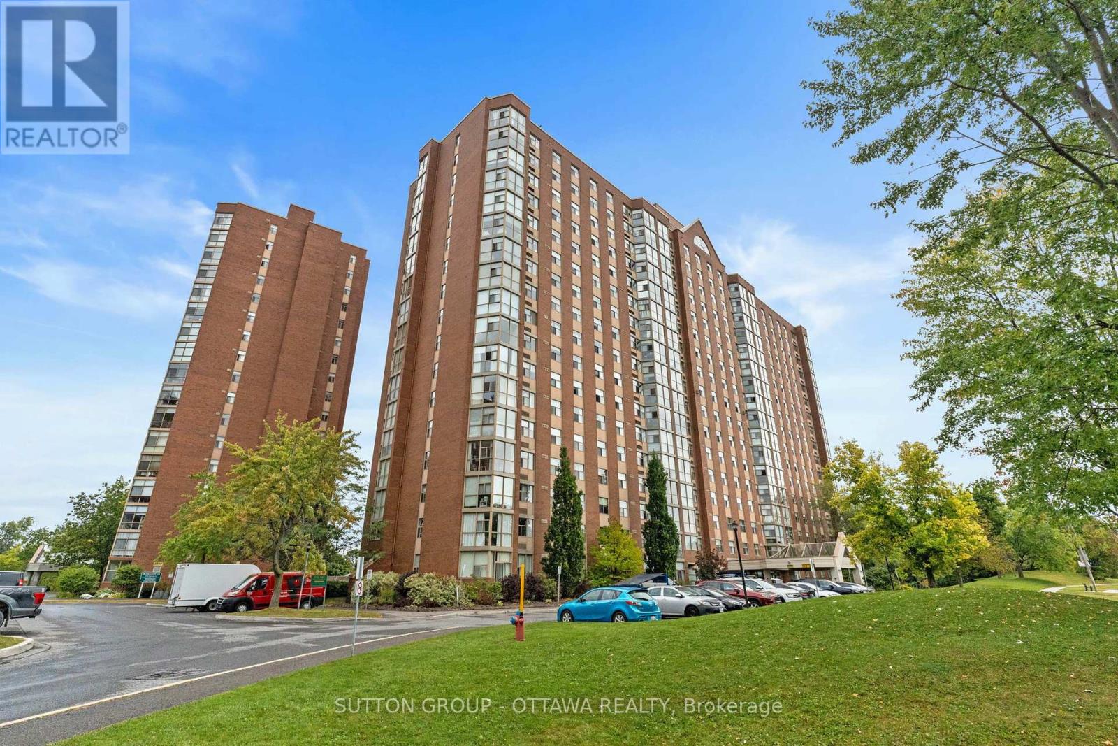 1111 2760 Carousel Cres, Ottawa, ON K1T 2N4