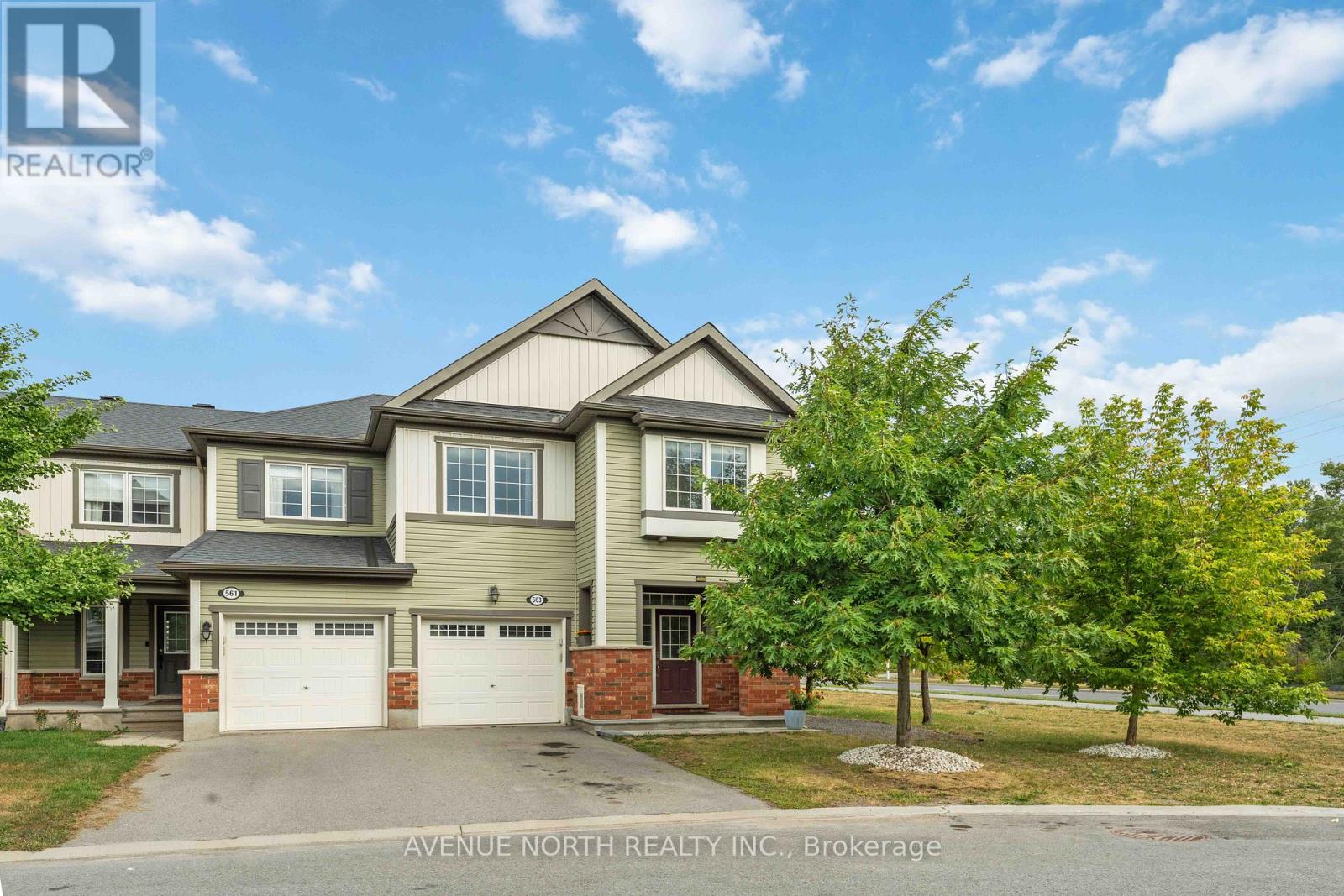 563 Foxlight Cir, Ottawa, ON K2R 1G9