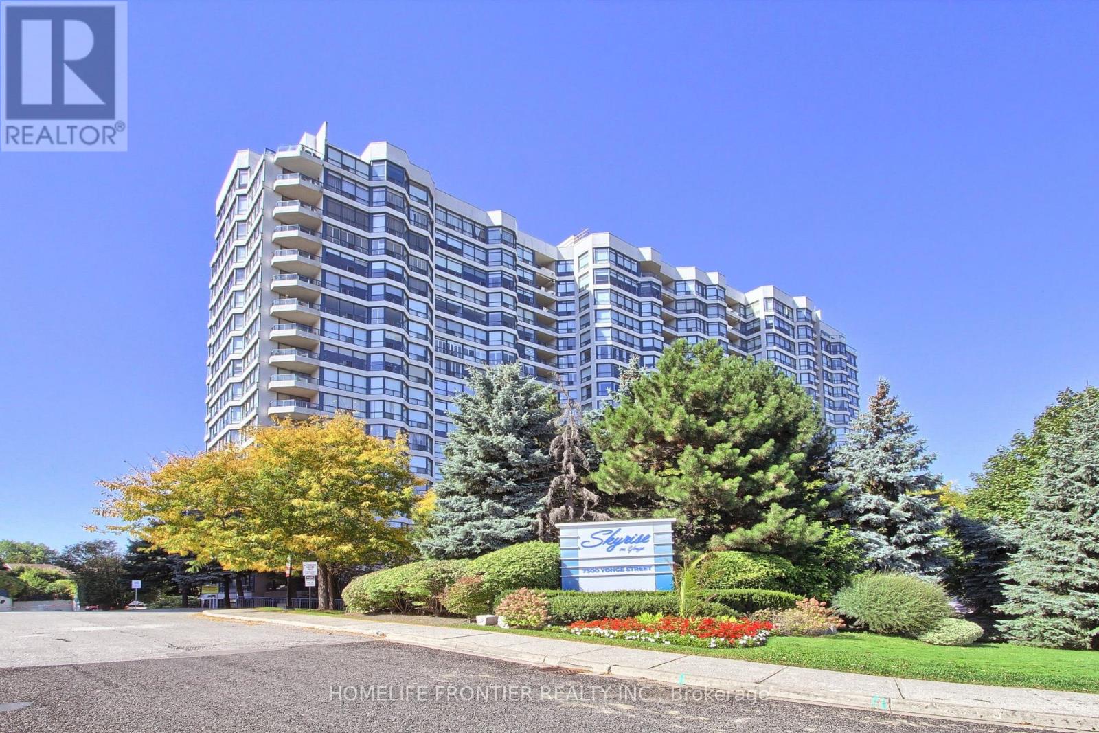 411 7300 Yonge St, Vaughan, ON L4J 7Y5