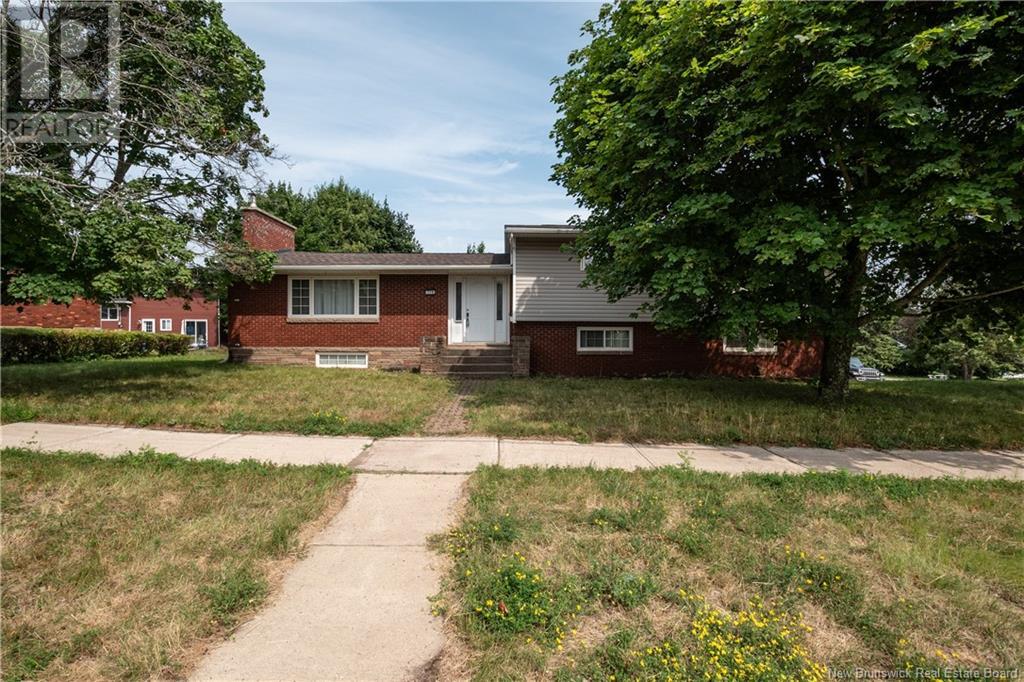 119 Noel St, Moncton, NB E1C 3V4