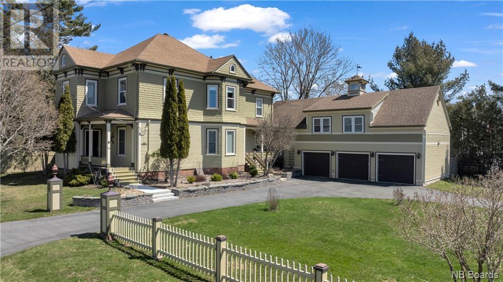 166 Montague St, Saint Andrews, NB E5B 1J2