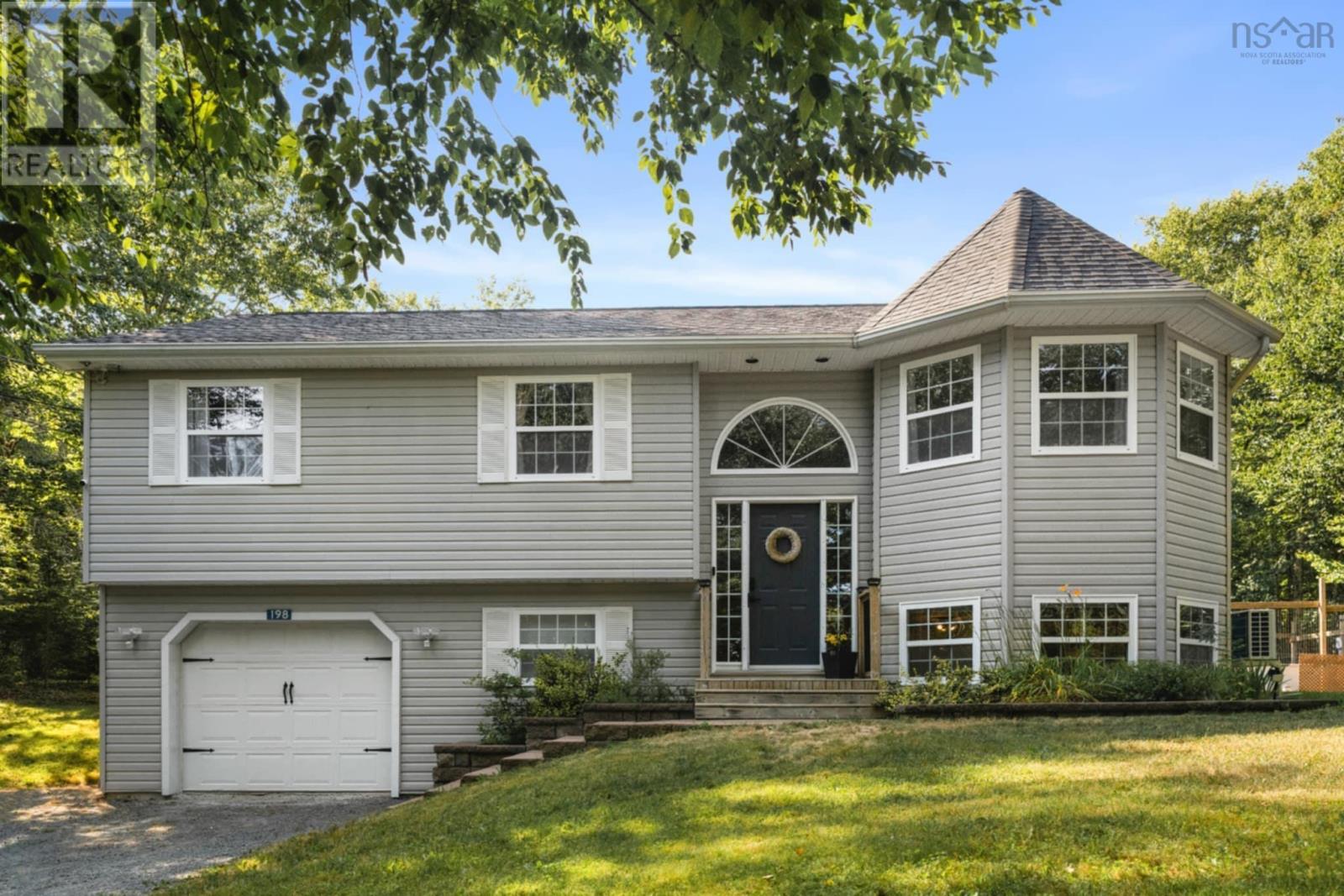 198 Tattenham Cres, Hammonds Plains, NS B4B 1V2