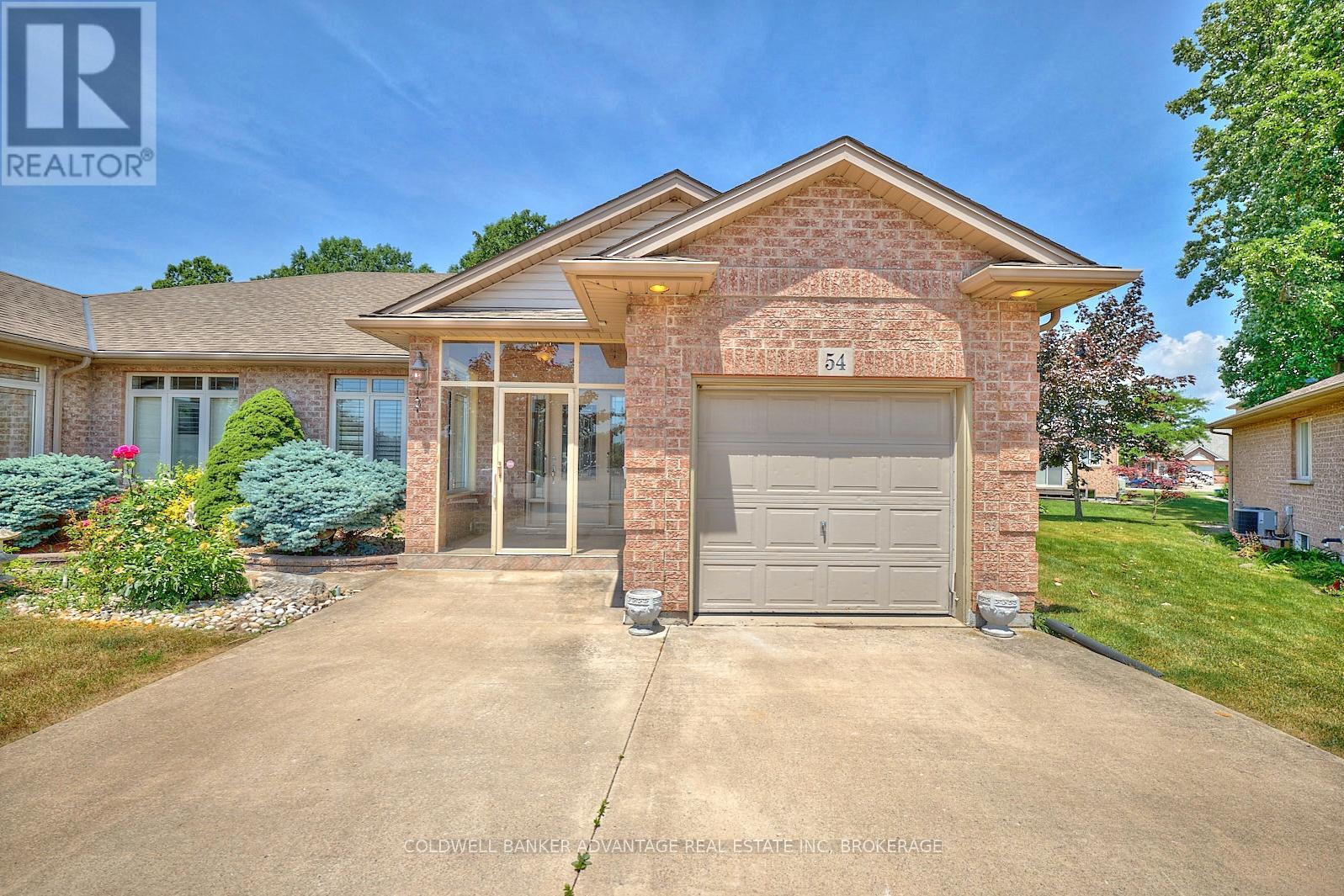 54 Bridgewater Ct, Welland, ON L3C 7M6